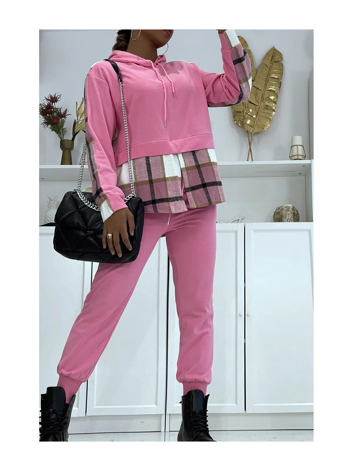 Ensemble de jogging rose fuchsia avec pantalon effet push et sweet 2 en 1 sur chemise à carreaux tendance