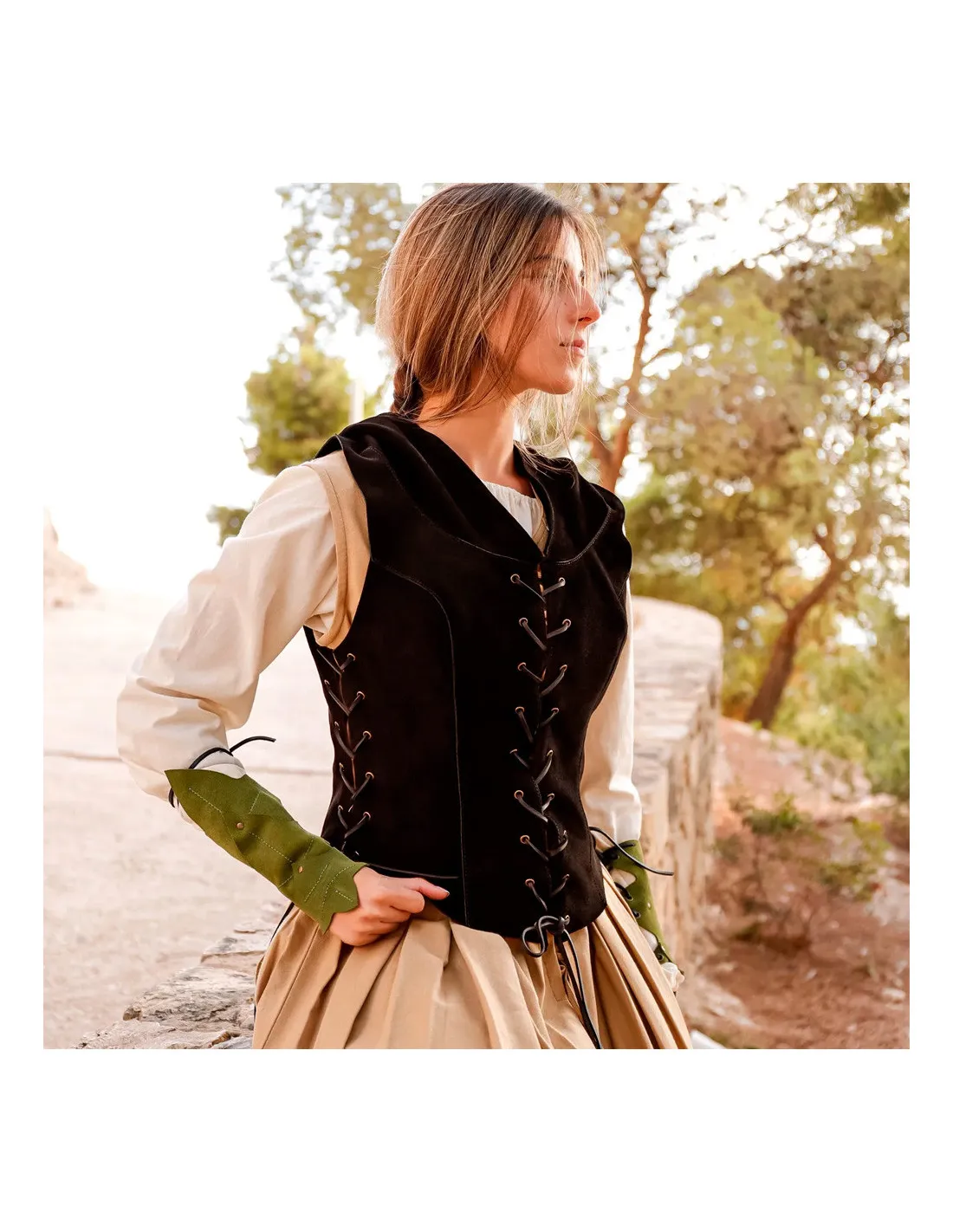 Gilet médiéval pour femme Elfe Aventurier en marron ⚔️ Boutique Épées