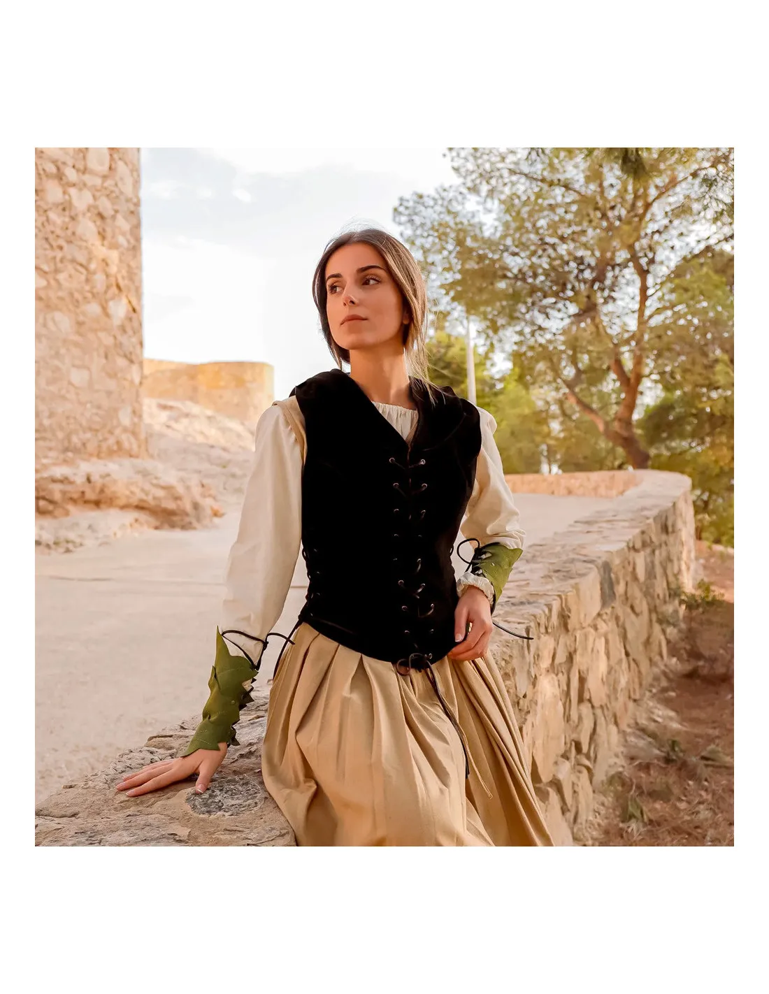 Gilet médiéval pour femme Elfe Aventurier en marron ⚔️ Boutique Épées