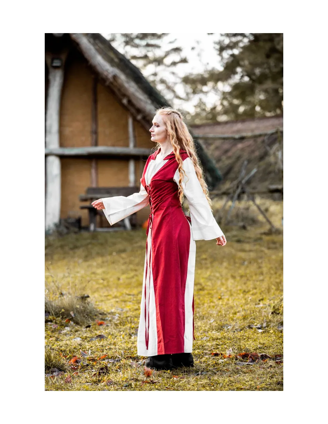 Robe médiévale modèle Genefe, Rouge-Naturel ⚔️ Boutique Épées