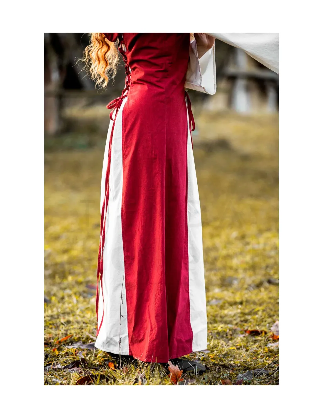 Robe médiévale modèle Genefe, Rouge-Naturel ⚔️ Boutique Épées