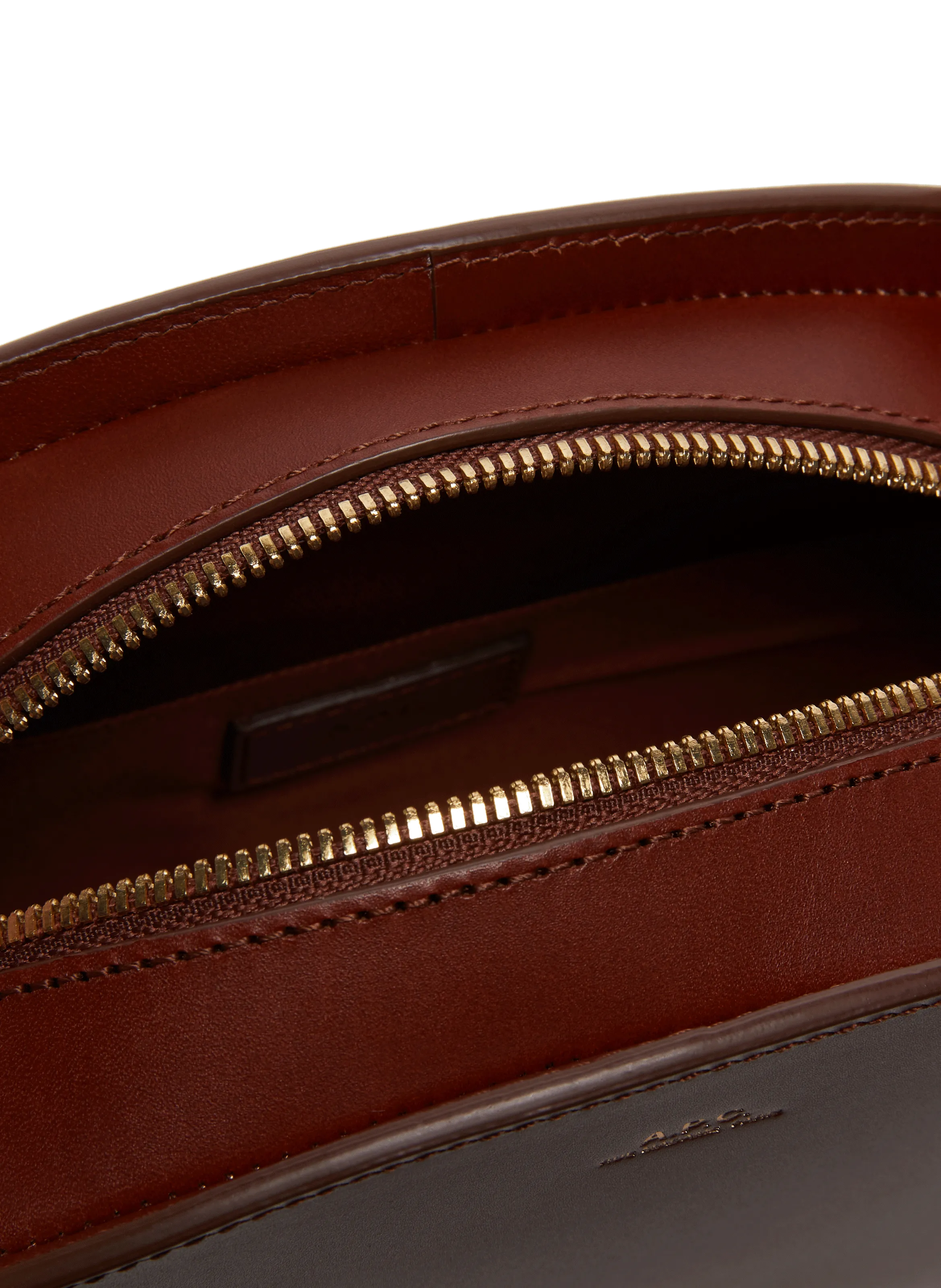 SAC DEMI-LUNE EN CUIR - A.P.C. pour FEMME | Printemps